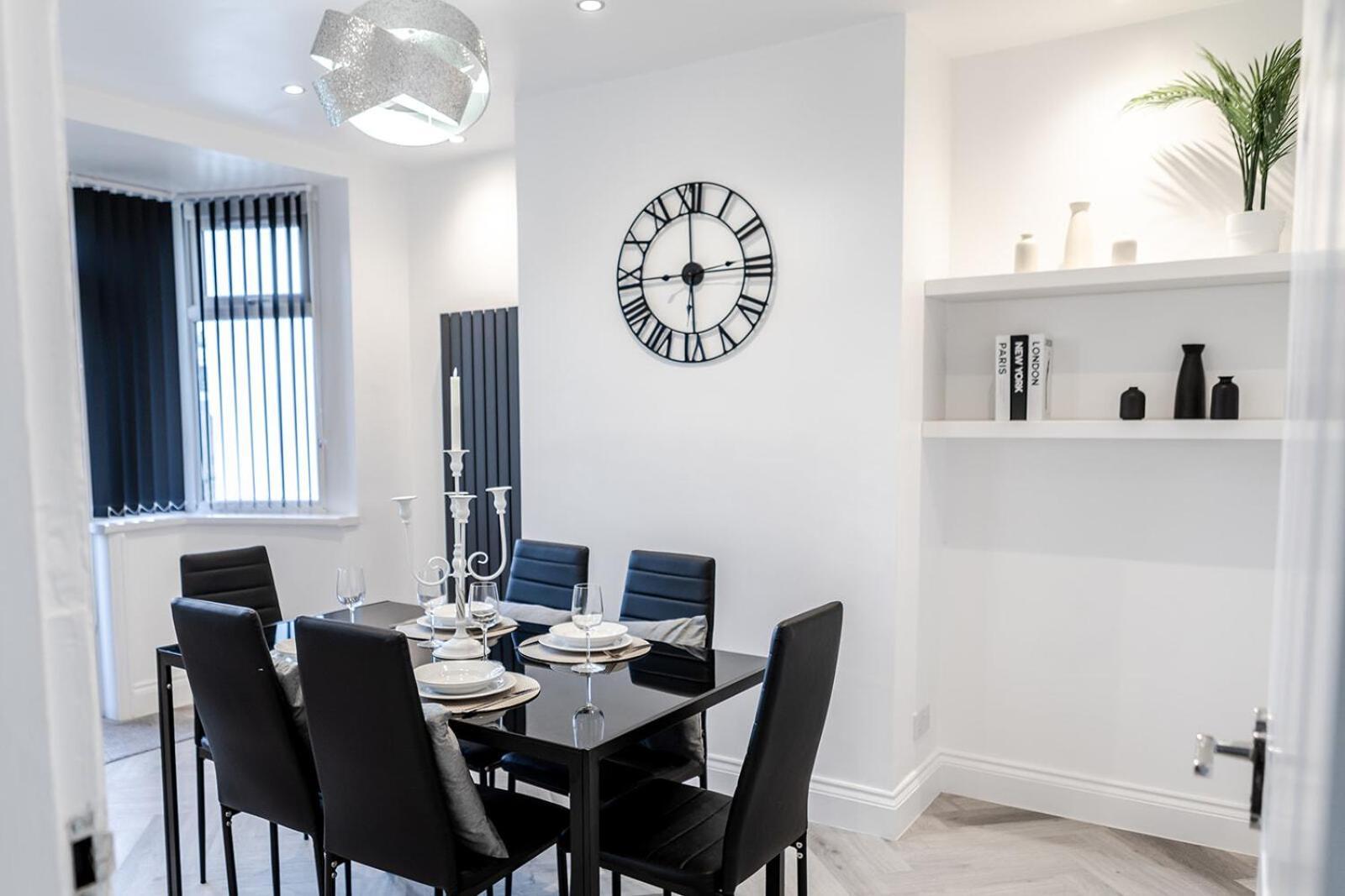 Lymer House - Stylish 3 Bedroom House In Вулвергемптон Экстерьер фото