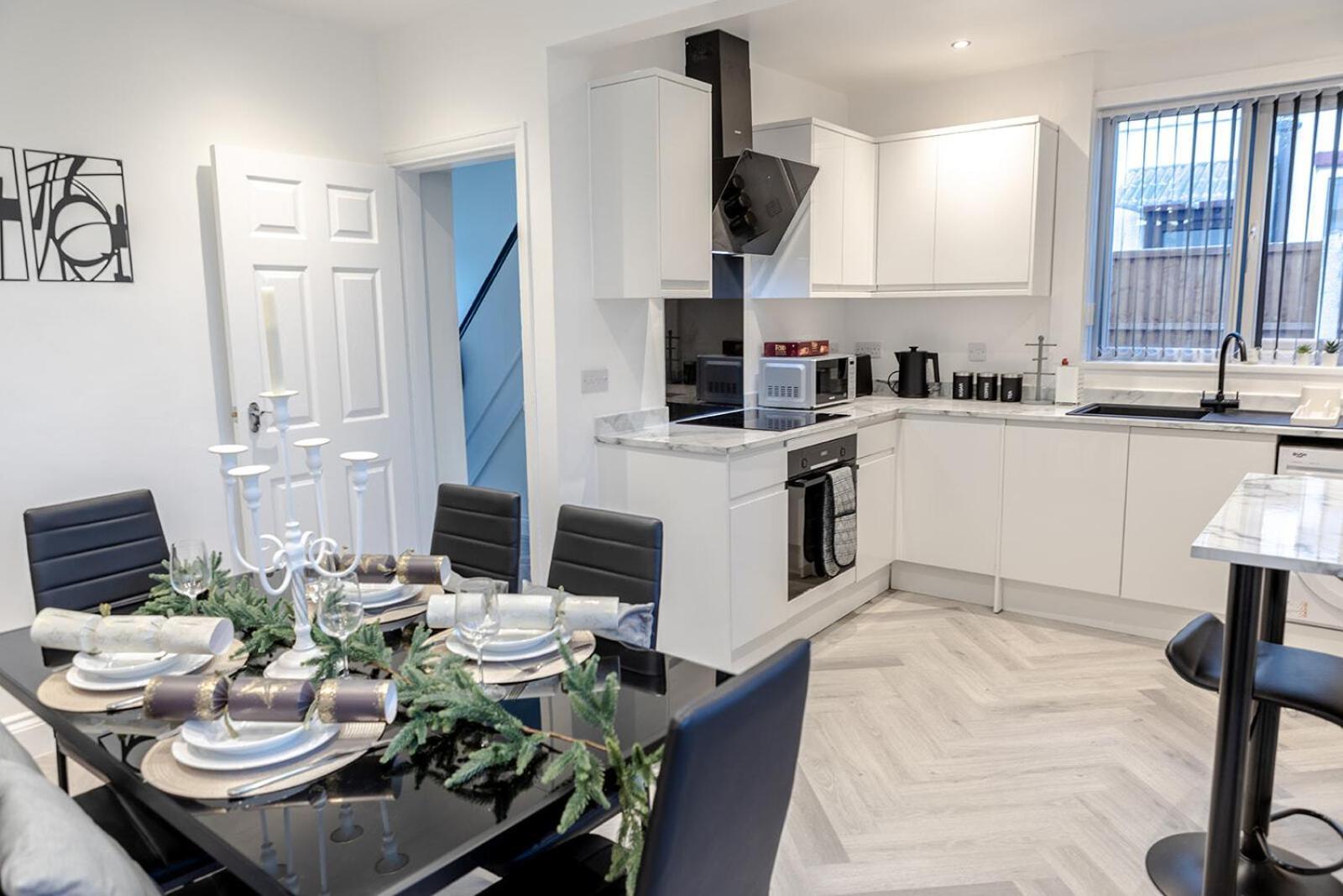 Lymer House - Stylish 3 Bedroom House In Вулвергемптон Экстерьер фото